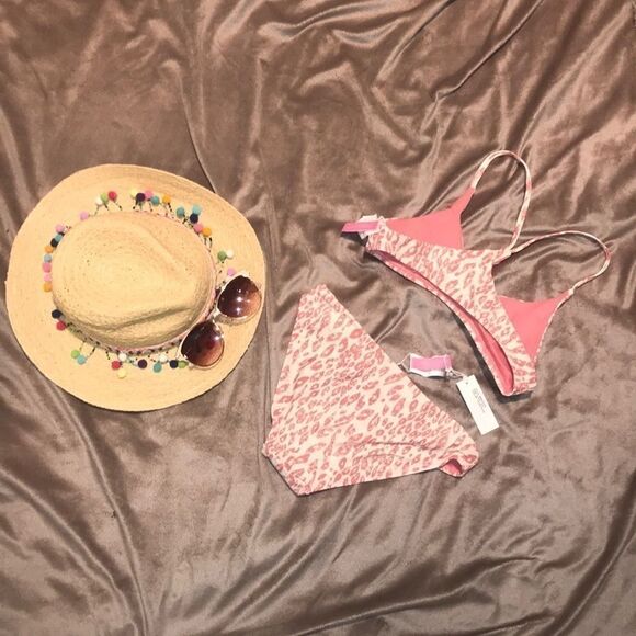 Beach Babe Congolese Cancerian bikini - Picture 4 of 4